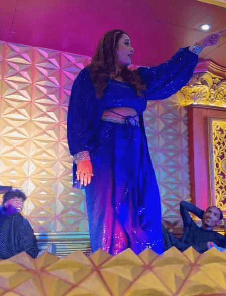 पवन सिंह के गाने 'काटी रात' पर नेपाल में थिरकीं रानी चटर्जी