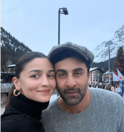 आलिया भट्ट ने खास अंदाज में रणबीर को विश की शादी की सालगिरह, शेयर कीं छुट्टियों की तस्वीरें