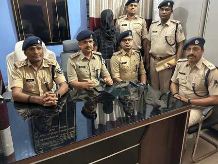 बिहार में फर्जी आधार कार्ड बनाने वाले गिरोह का भंडाफोड़, एक गिरफ्तार