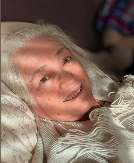 'मुझे जिंदगी से प्यार है', बीमारी से जूझ रहीं नफीसा अली का भावुक नोट