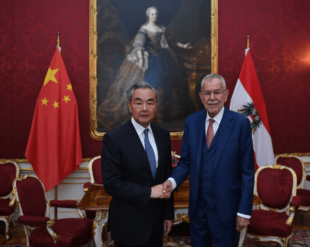 ऑस्ट्रियाई राष्ट्रपति ने चीनी विदेश मंत्री से मुलाकात की