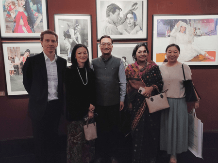 मुंबई स्थित चीनी महावाणिज्य दूतावास ने बॉलीवुड फिल्म फोटो प्रदर्शनी में हिस्सा लिया