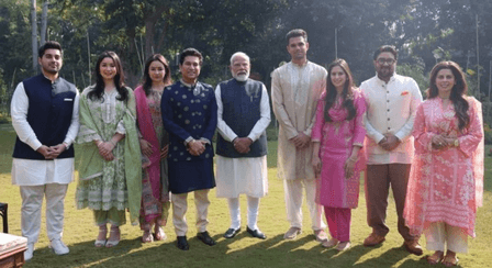 सचिन तेंदुलकर ने प्रधानमंत्री नरेंद्र मोदी को बेटे अर्जुन की शादी का निमंत्रण दिया