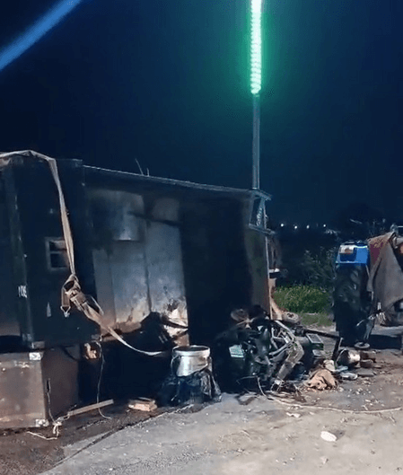 फर्रुखाबाद में गंगा स्नान कर वापस जा रही ट्रैक्टर ट्रॉली पलटी, एक बालक की मौत