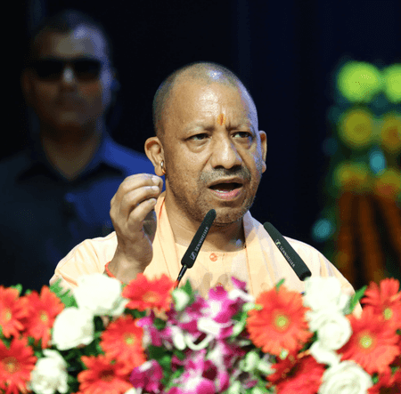 पहले बेटियां सुरक्षित नहीं थीं, आज खुद बना रही हैं अपना रास्ता: मुख्यमंत्री योगी