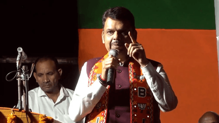 मुंबई में छठ पूजा पर पाबंदी लगाने वाले बिहार में तेजस्वी यादव के साथ: मुख्यमंत्री देवेंद्र फडणवीस