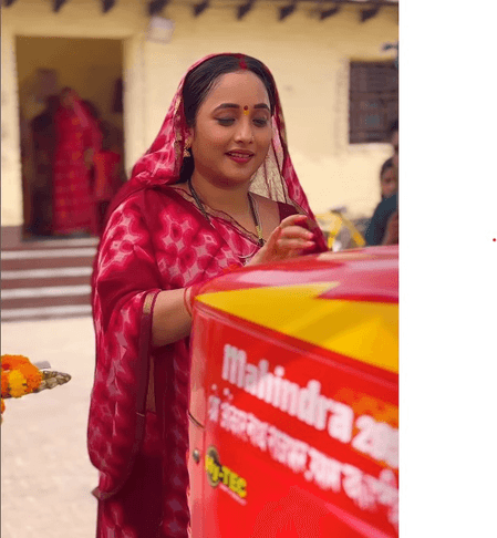 'जेठानी' में रानी का सुहागन अवतार सोशल मीडिया पर छाया, ट्रैक्टर की पूजा करती आईं नजर