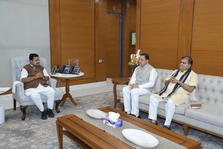 नितिन नवीन और पुष्कर सिंह धामी की मुलाकात में घुली शहद की मिठास, समसामयिक मुद्दों पर की चर्चा
