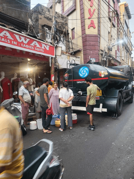 जम्मू-कश्मीर: जल शक्ति विभाग, नगर निगम और जिला प्रशासन की संयुक्त पहल, छह दिन में 50 हजार टैंकर वितरित