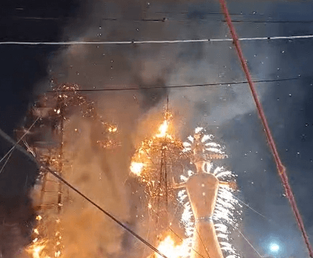 विजयादशमी पर गाजियाबाद में रावण दहन, 'जय श्री राम' के जयकारों की गूंज