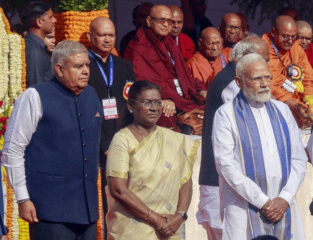 राष्ट्रपति मुर्मू, पीएम मोदी ने उपराष्ट्रपति जगदीप धनखड़ और पूर्व पीएम एचडी देवेगौड़ा को जन्मदिन की शुभकामनाएं दीं