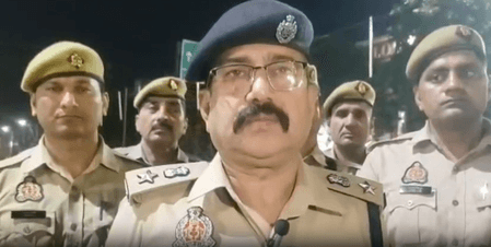 हापुड़ में बारातियों से भरी बस और ट्रक की टक्कर में छह की मौत, सात घायल