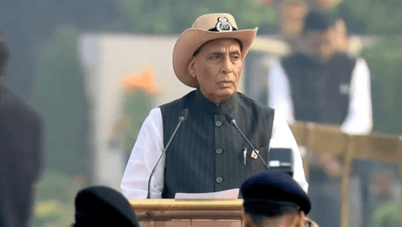 जो क्षेत्र नक्सलियों के आतंक से कांपते थे आज वहां सड़कें, अस्पताल, स्कूल और कॉलेज हैंः राजनाथ सिंह