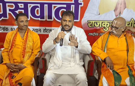 बिहार : विश्वामित्र सेना ने सनातन जागरण रथ को किया रवाना, धर्म स्वाभिमान की पुनर्स्थापना का संकल्प बताया