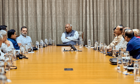 संसद के मानसून सत्र को लेकर इंडी गठबंधन की बैठक, सरकार को घेरने पर होगा मंथन