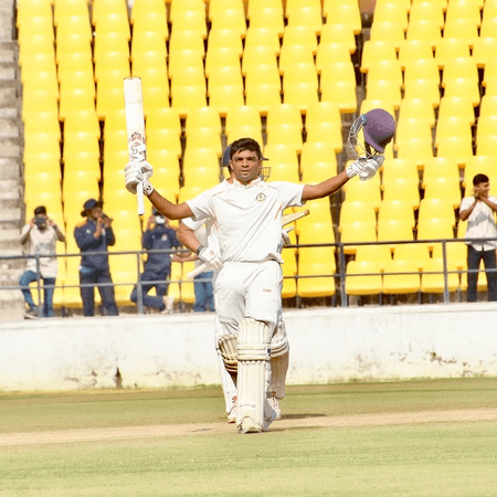 दलीप ट्रॉफी : डबल सेंचुरी की ओर दानिश मालेवर, पहले दिन की समाप्ति तक सेंट्रल जोन 400 पार