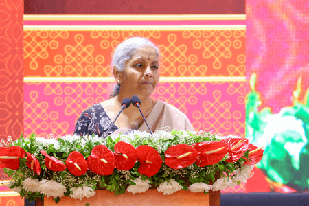 देश के आर्थिक विकास में अहम योगदान दे रहीं महिलाएं : निर्मला सीतारमण