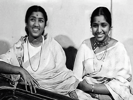 लता की छत्रछाया से निकलने का लंबा संघर्ष: आशा भोसले की चुकानी पड़ी 'छोटी' होने की कीमत