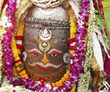 उज्जैन : भस्म आरती में भक्तों का तांता, बाबा महाकाल का अद्भुत शृंगार