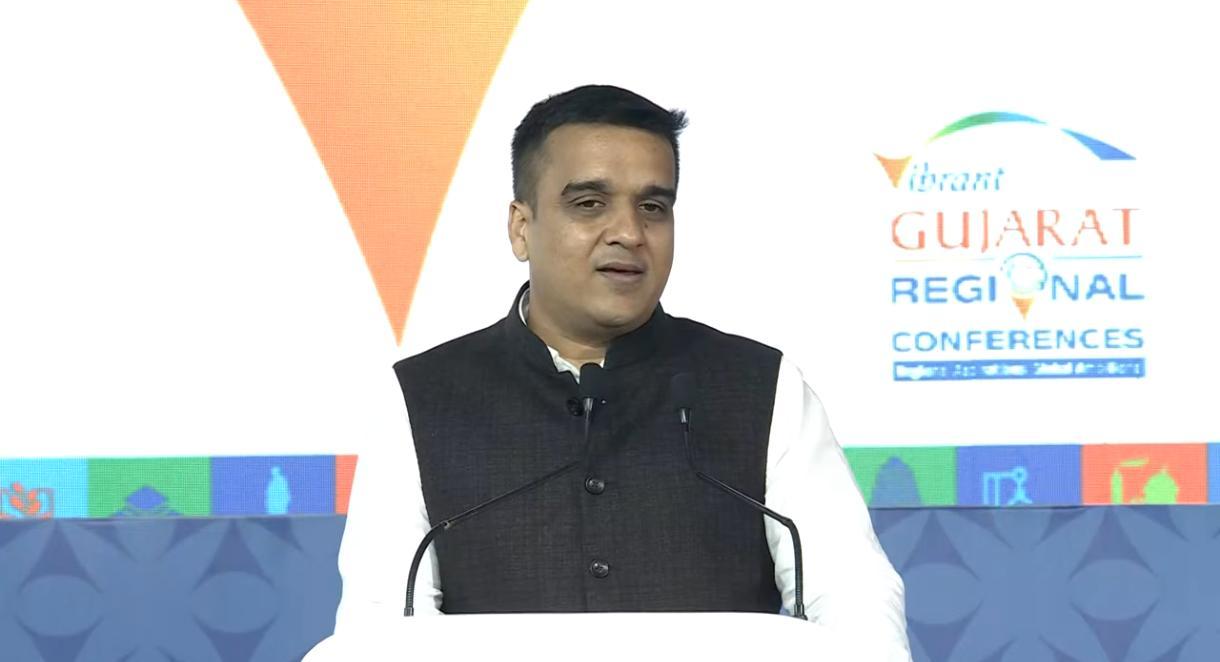 गुजरात ने नई औद्योगिक नीति के तहत पांच वर्षों में 10 लाख करोड़ के नए निवेश का लक्ष्य रखा