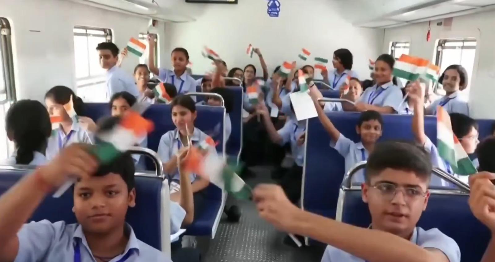 'भारत की पहली प्रदूषणमुक्त ट्रेन का सफर गर्व की बात'; 'नमो ग्रीन ट्रेन' में सवार छात्रों ने साझा किया उत्साह