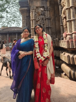 तनिषा मुखर्जी ने कामाख्या के दरबार में टेका मत्था, उमानंद मंदिर में किया दर्शन