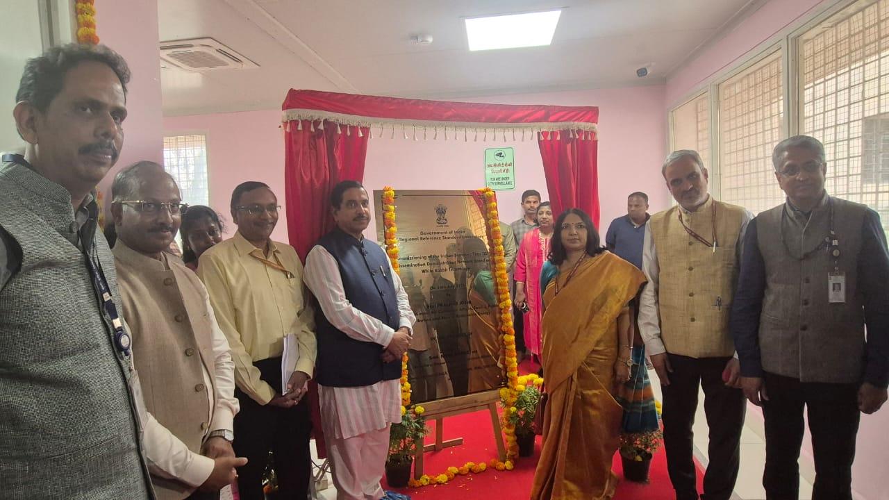 प्रल्हाद जोशी ने बेंगलुरु में 'व्हाइट रैबिट टेक्नोलॉजी' पर आधारित नेटवर्क डेमोंस्ट्रेशन का उद्घाटन किया