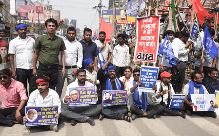 यूजीसी रेगुलेशन के समर्थन में पटना में प्रदर्शन, प्रदर्शनकारियों और पुलिसकर्मियों के बीच धक्कामुक्की