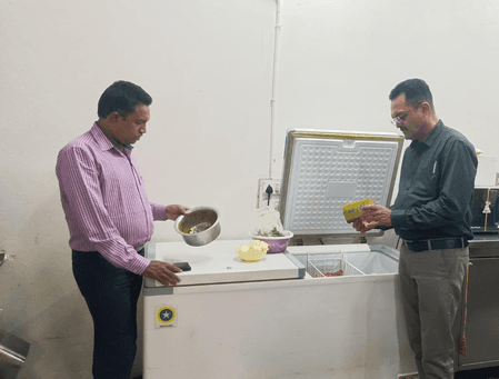 गुजरात में होटलों और ढाबों पर छापेमारी, 1.40 लाख रुपए का जुर्माना और 615 किलो खाना नष्ट