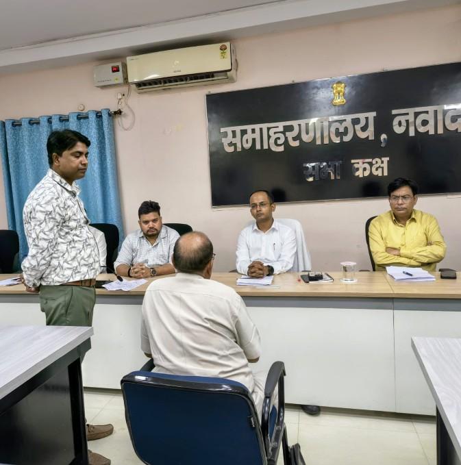 नवादा के सभी सरकारी कार्यालयों में हुई जनसुनवाई, जिला पदाधिकारी ने सुनीं लोगों की समस्याएं