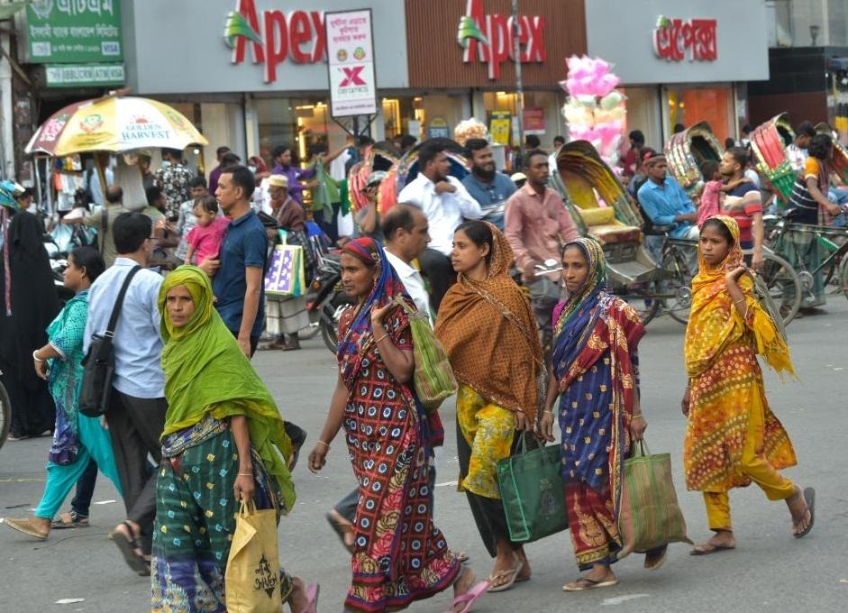 सीएनजी की कमी से जूझ रहा बांग्लादेश, परिवहन सेवाओं पर पड़ा असर