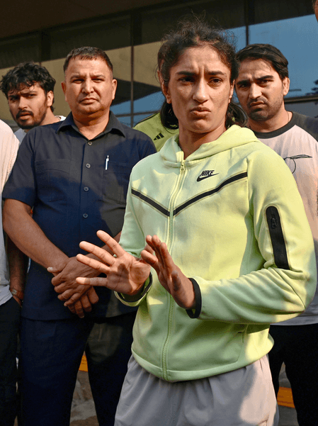 विनेश फोगाट मामला : दिल्ली हाईकोर्ट का डब्ल्यूएफआई को 'कारण बताओ नोटिस' पर दो हफ्ते में फैसला लेने का आदेश