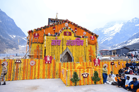 गंगोत्री-यमुनोत्री के बाद आज खुलेंगे केदारनाथ धाम के कपाट, दर्शन को पहुंचे लाखों श्रद्धालु