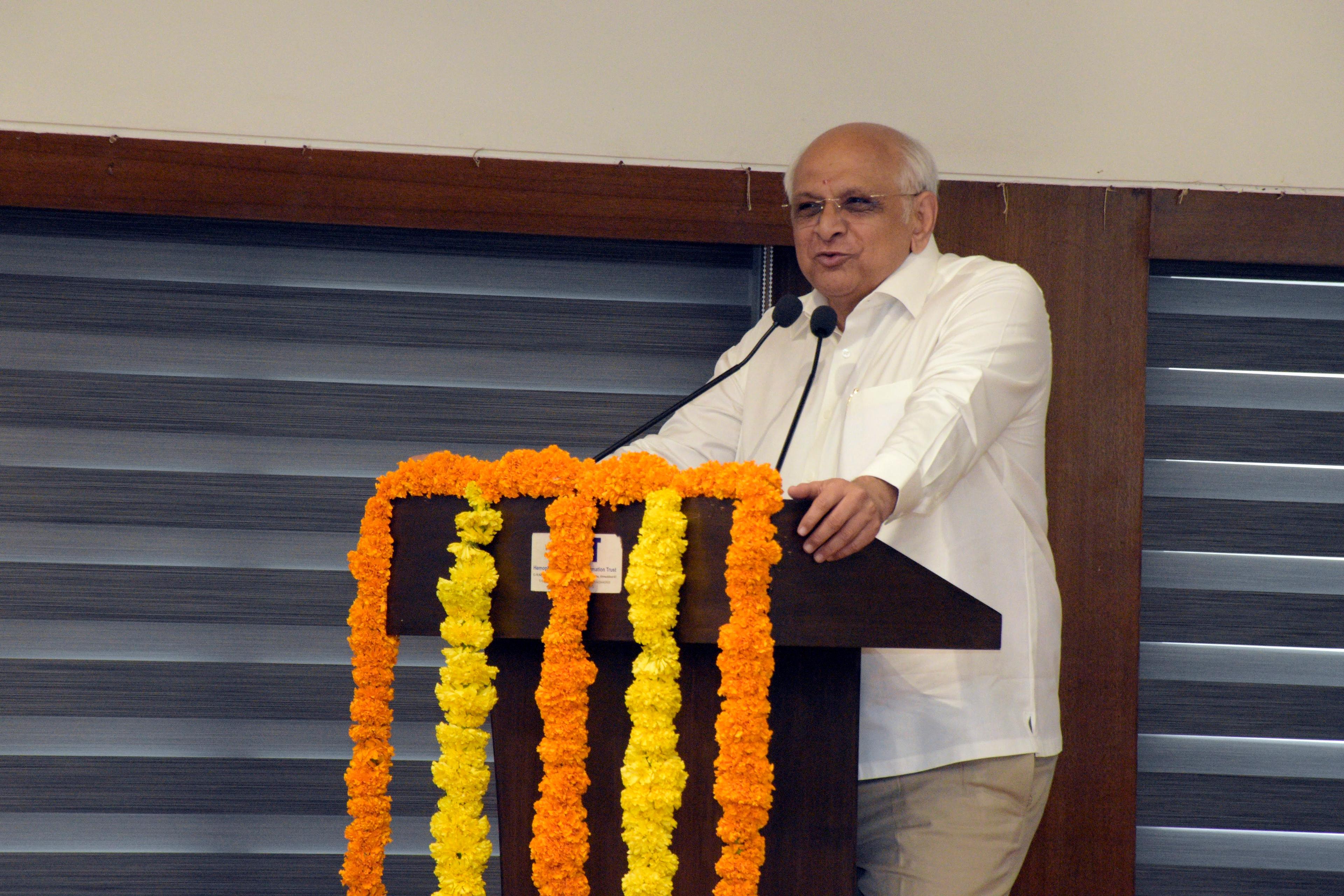 लोगों की बात सुनें, नियमों का पालन करें और काम की क्वालिटी सुनिश्चित करें
