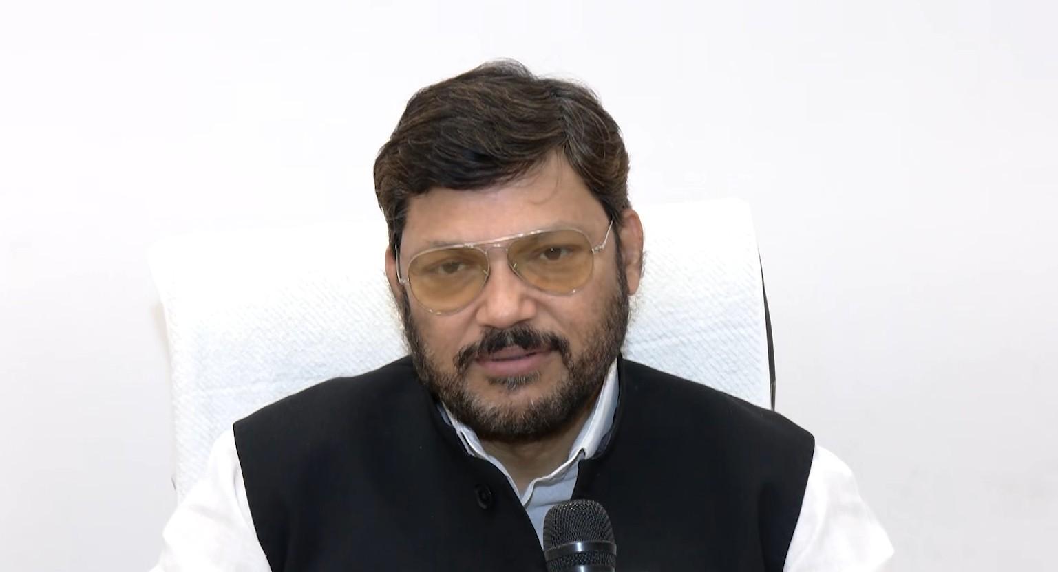 राम मंदिर चढ़ावा विवाद पर छिड़ा सियासी संग्राम, नीरज कुशवाहा बोले-एसआईटी रिपोर्ट की बारीकी से हो जांच