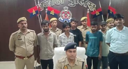 भदोही में साइबर ठगी के बड़े नेटवर्क का भंडाफोड़, 50 लाख से ज्यादा की ठगी करने वाले पांच गिरफ्तार