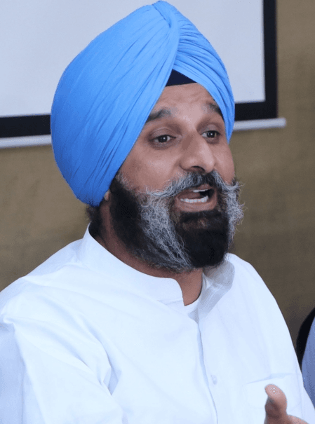 मजीठिया ने पठानमजरा की गिरफ्तारी पर उठाए सवाल, कहा-ध्यान भटकाने की कोशिश