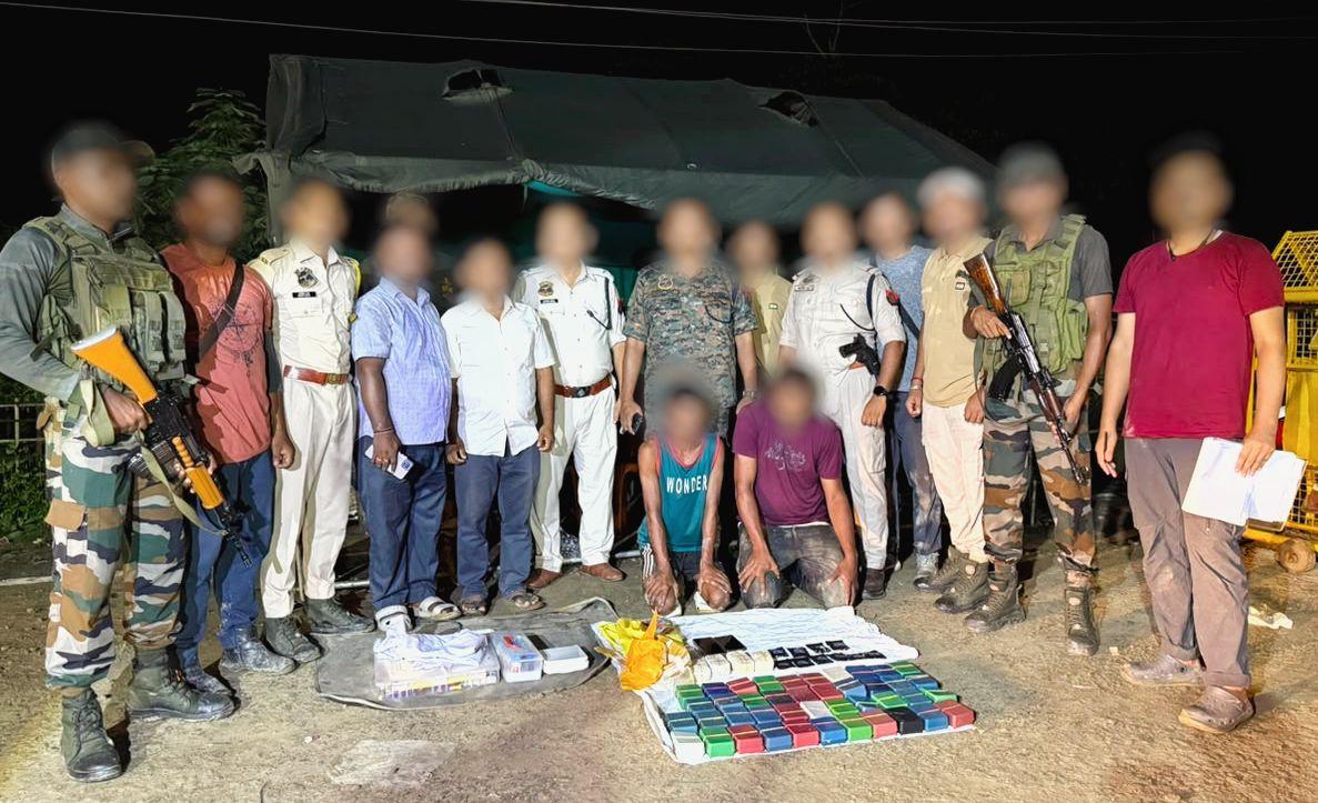 असम राइफल्स और पुलिस ने असम-मिजोरम बॉर्डर पर दो तस्करों को किया गिरफ्तार