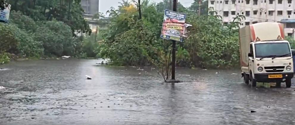 ठाणे के मुंब्रा में बारिश के पानी में करंट से किशोरी की मौत, मुंबई में भारी बारिश से जनजीवन प्रभावित