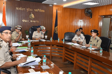 सिंहस्थ 2028 की तैयारियों में जुटी मध्य प्रदेश पुलिस, रेलवे सुरक्षा समिति के साथ डीजीपी की बैठक