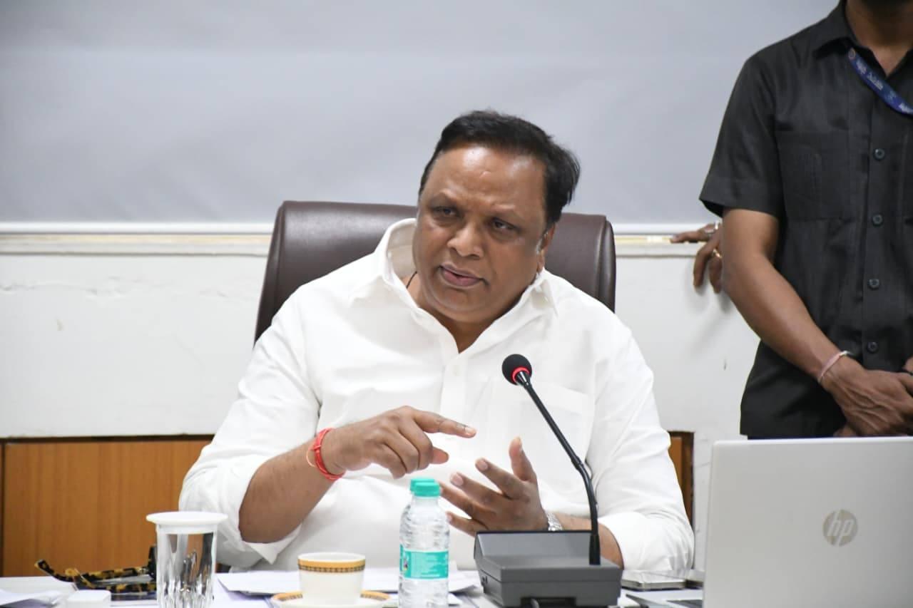 मुंबई में मानसून से निपटने की तैयारी तेज, मंत्री आशीष शेलार ने रेलवे और प्रशासन को मिलकर काम करने के दिए निर्देश