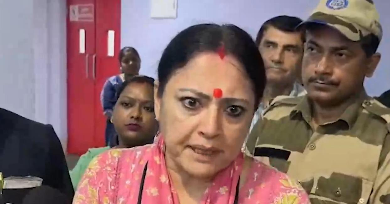 कोलकाता : मंत्री अग्निमित्रा पॉल का टीएमसी सांसद शत्रुघ्न सिन्हा पर तीखा हमला, कहा- लोगों के कोई काम नहीं करते