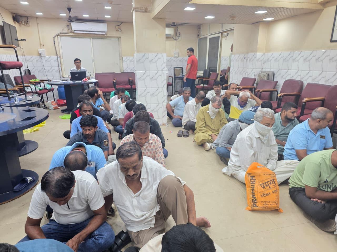 अहमदाबाद: जुआ रैकेट का भंडाफोड़, सीसीटीवी की निगरानी में हो रही थी सट्टेबाजी