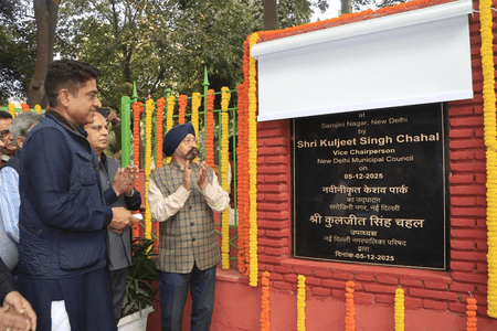 दिल्ली: सरोजिनी नगर मार्केट में 2 पुनर्विकसित पार्क का उद्घाटन किया