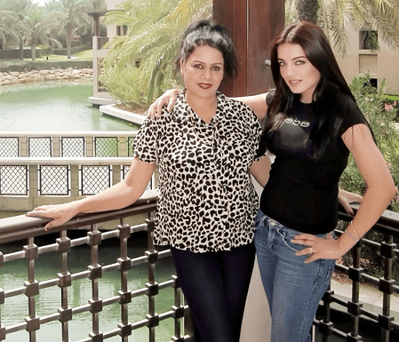 मां की पुण्यतिथि पर भावुक हुईं सेलिना जेटली, कहा- मुझे आपकी डांट तक याद आती है