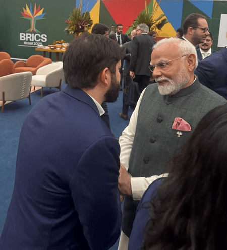 पीएम मोदी ने ब्रिक्स समिट में वैश्विक नेताओं से की मुलाकात, कई मुद्दों पर चर्चा
