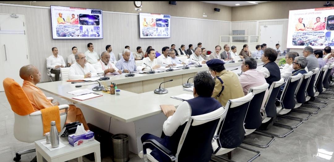 मुख्यमंत्री कृषक छात्रवृत्ति योजना का दायरा बढ़ाकर अधिक से अधिक मेधावी छात्रों को दिया जाए लाभ : सीएम योगी