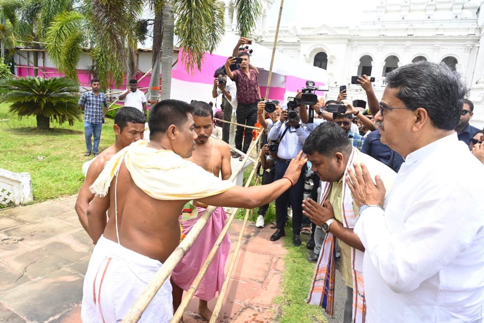 सदियों पुरानी 'केर पूजा' आदिवासी और गैर-आदिवासी सद्भाव और कल्याण का प्रतीक : सीएम साहा