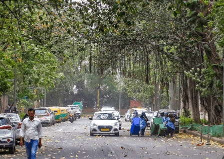 एनसीआर में अगले 7 दिनों तक बादलों की आवाजाही, 4–5 मई को तेज बारिश और हवाओं की चेतावनी