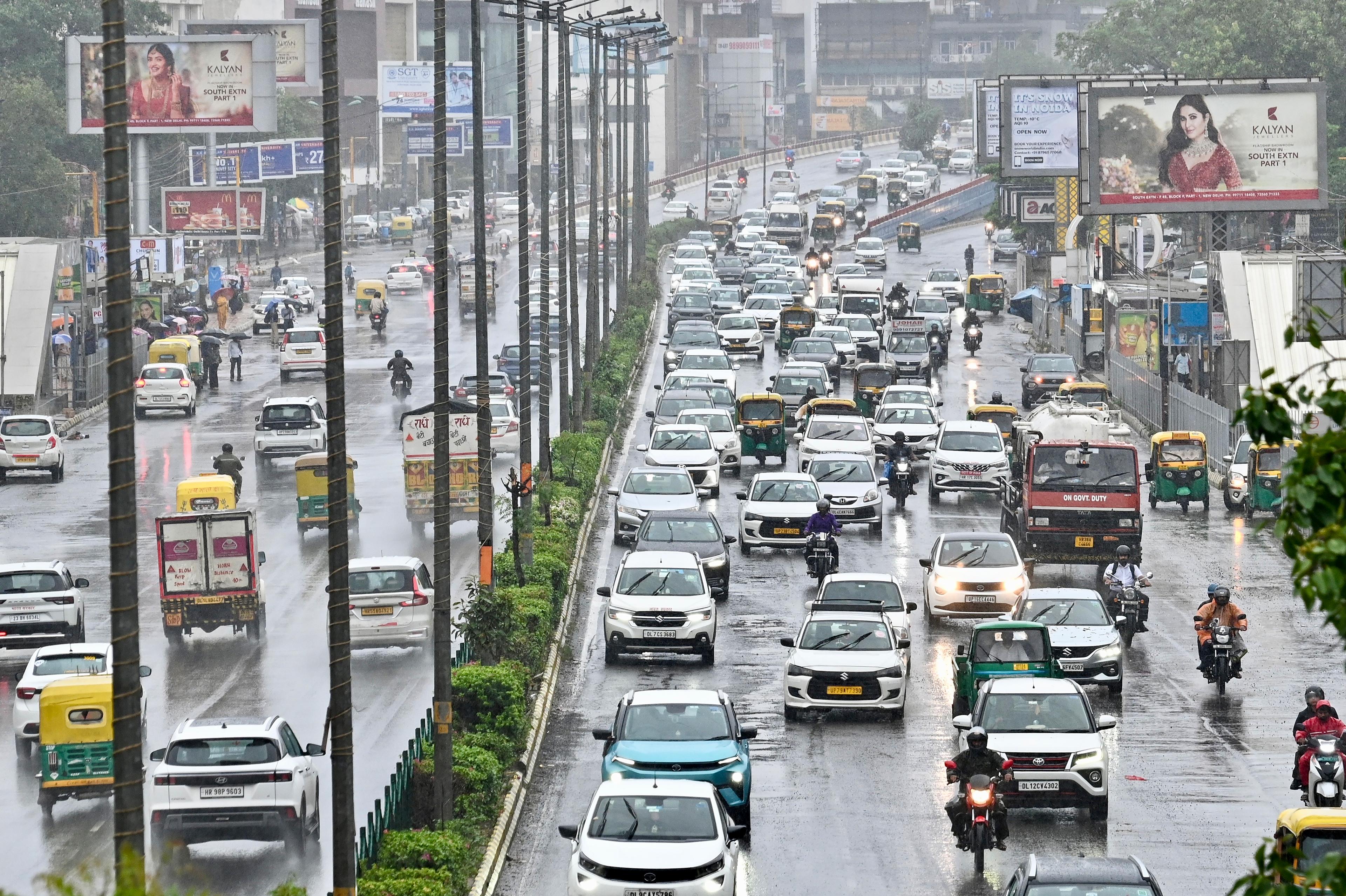 सरकार ने कॉर्पोरेट औसत ईंधन दक्षता 2027 मानदंड का मसौदा जारी किया, आम जनता से मांगे सुझाव